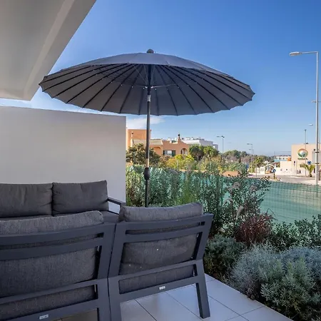 Luxury Townhouse With Pool In * אלבור