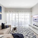 Luxury Townhouse With Pool In *